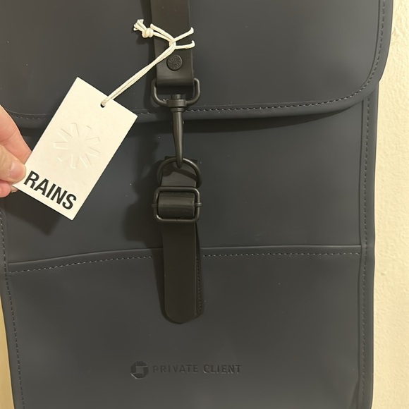 NWT Rains Navy Mini Adjustable Backpack - Picture 2 of 5